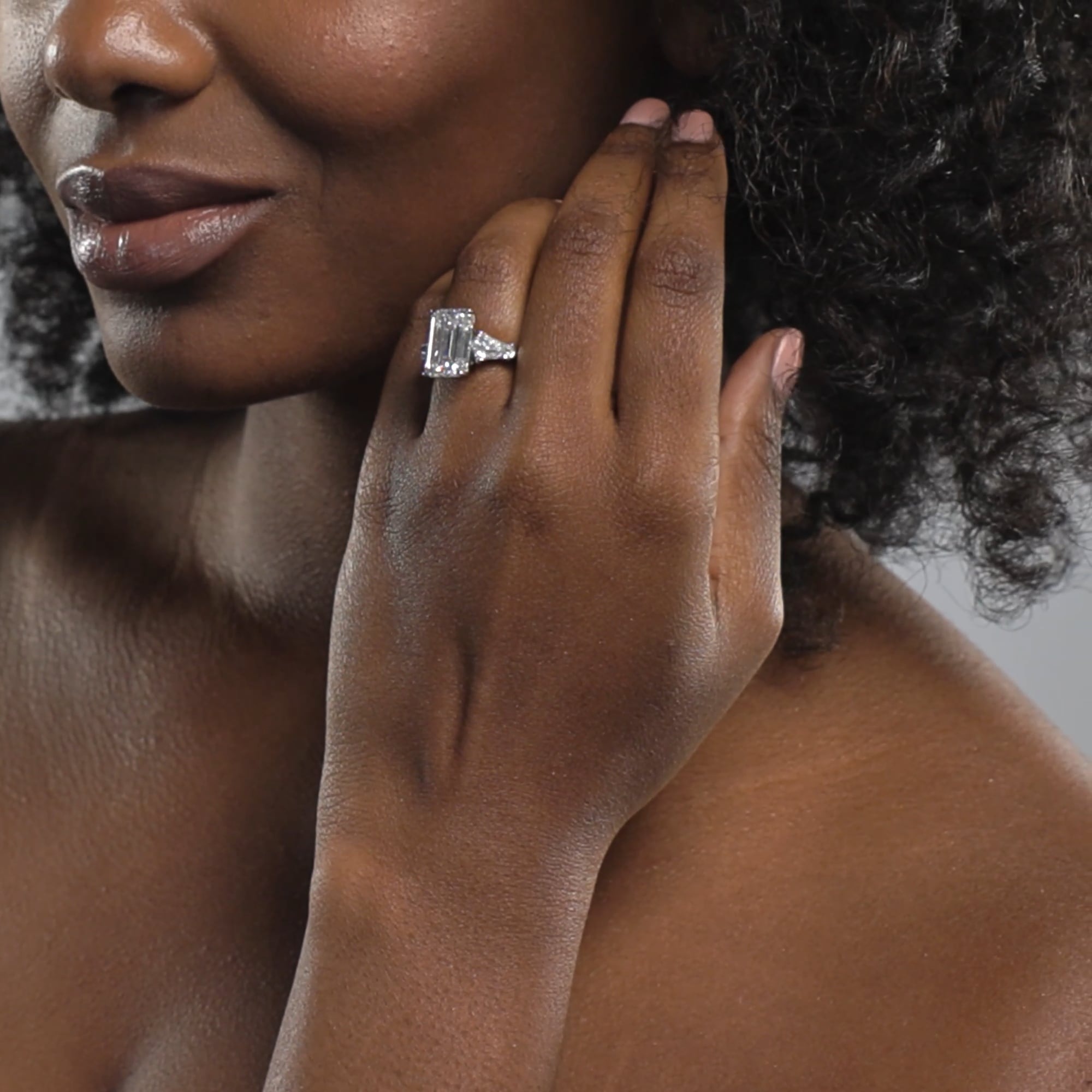 Bordeaux Ring 18K White Gold, EF, VS2+
