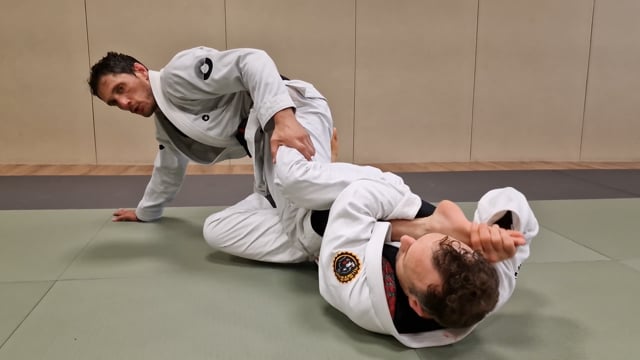 Défense de kimura de pieds ( toehold )