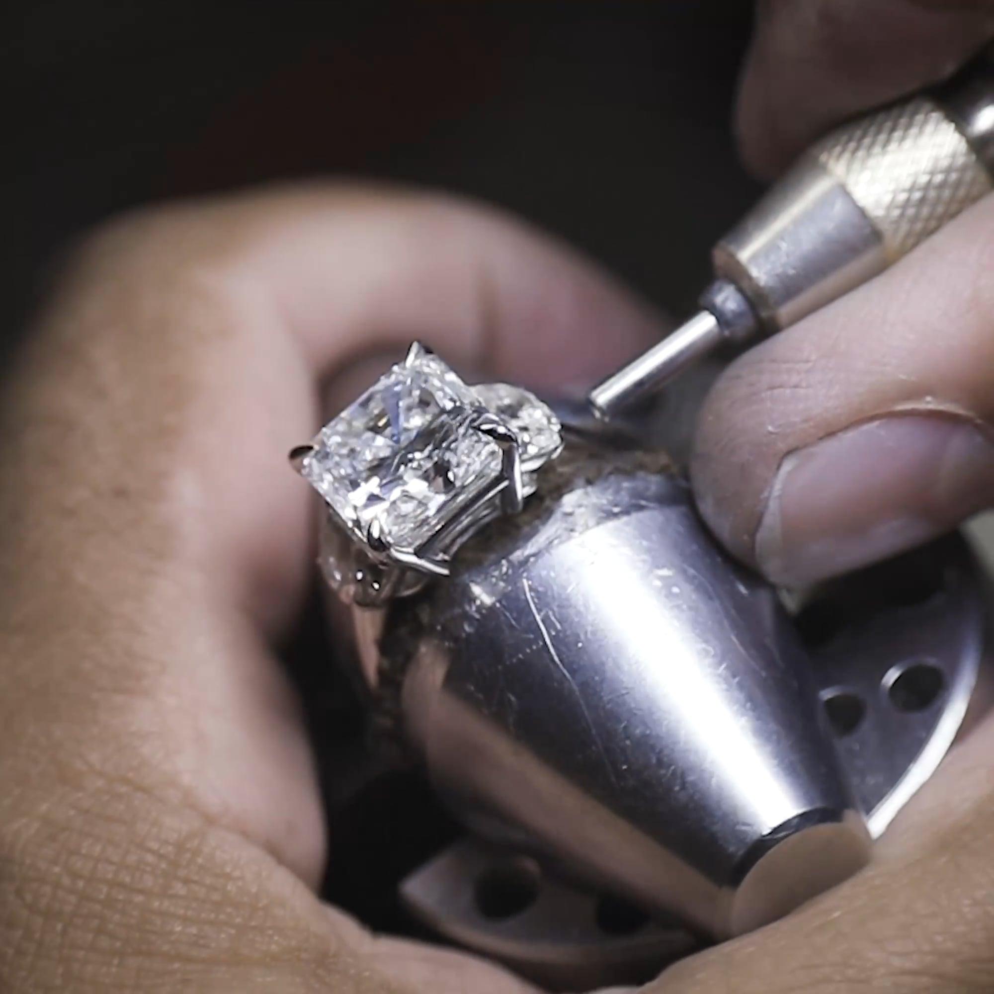 Lisbon Ring 18K White Gold, E, VS1