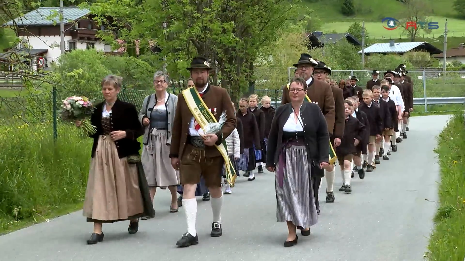 100-jahre-heimatgruppe-hundsstoa-auf-dem-hausberg-im-pinzgau-wurde-ein-fest-gefeiert