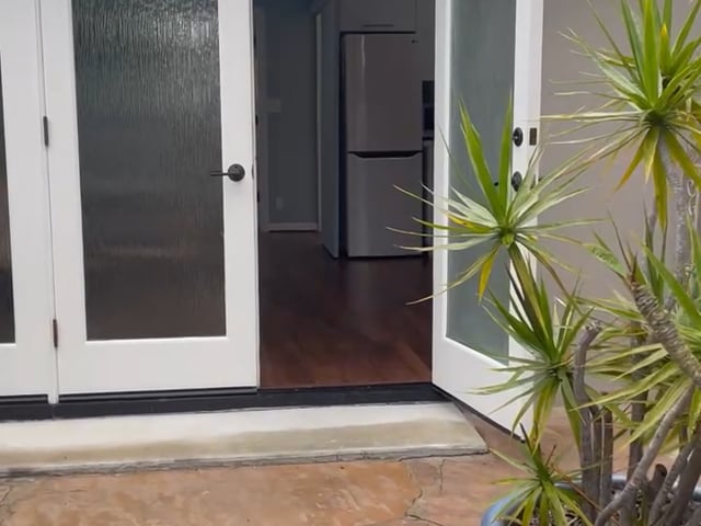 Video 1: Gate to Cottage