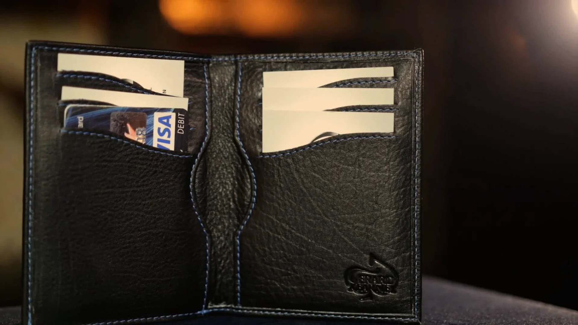 The Rebel Note Wallet (Gimmick and Online Instructions) by Secret 