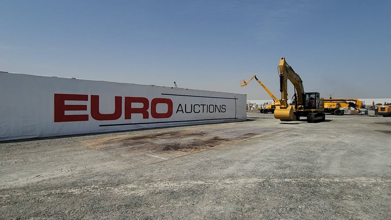 Caterpillar 330GC Abu Dhabi September 2023 on Vimeo
