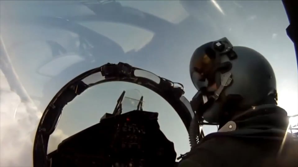 ET_CIP_FlyingFighterJet