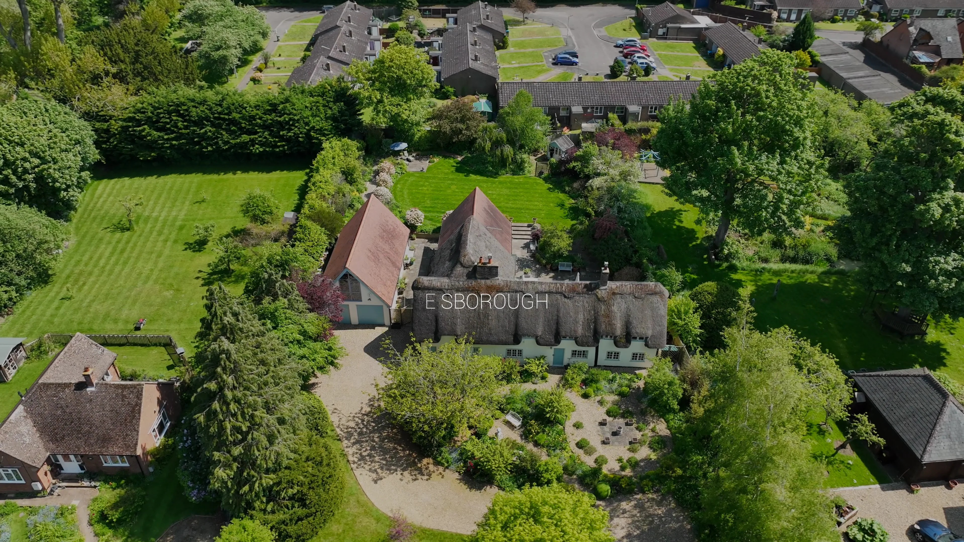 Old Thatch_Edlesborough on Vimeo