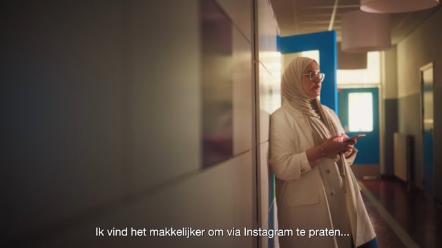 Video poster: Hey, het is oké - somber