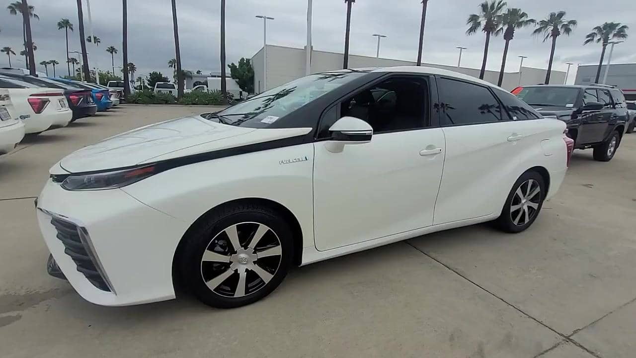 USED 2020 TOYOTA MIRAI Sedan at Tustin Toyota (USED) P13765 on Vimeo