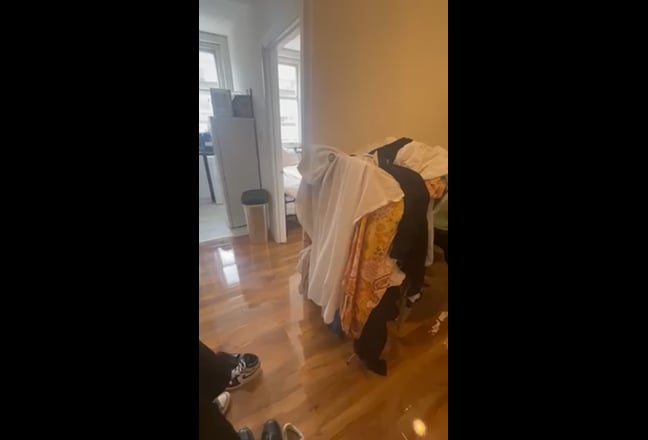 Video 1: Room 1: The rent is £300pw with all bills included. (Available NOW)