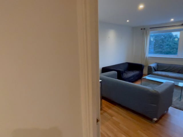 Modern 3 Double Bed 2 Bathroom Flat in Zone 1  Main Photo