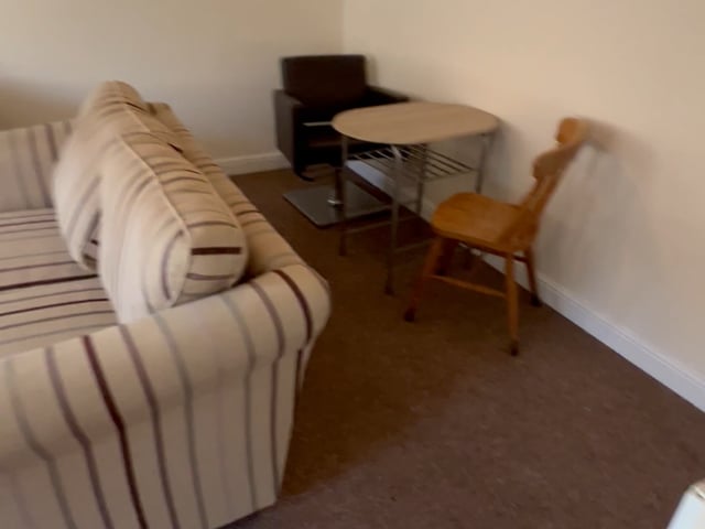 Video 1: spacious lounge 