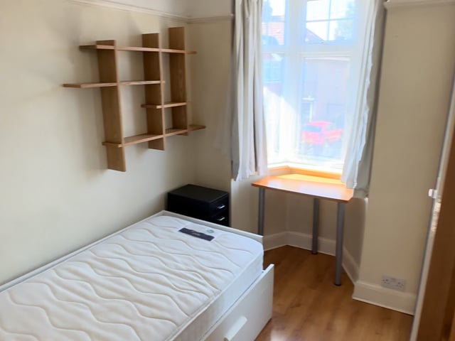 Single room to rent, 5 min walk to North Acton S Main Photo
