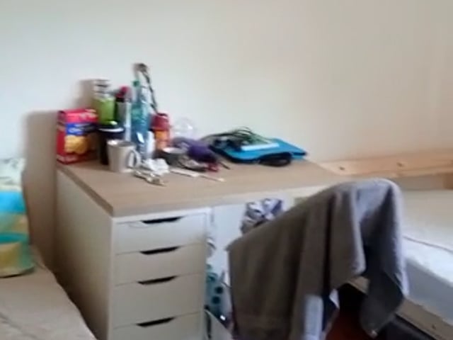 Room share for a female student in 4 bedroom house Main Photo