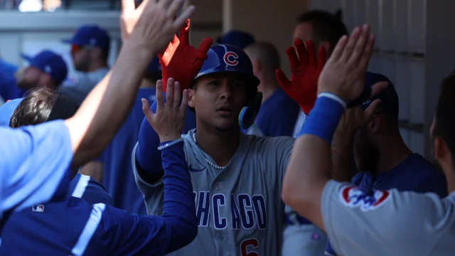 Miguel Amaya logs first MLB hit in Cubs' win