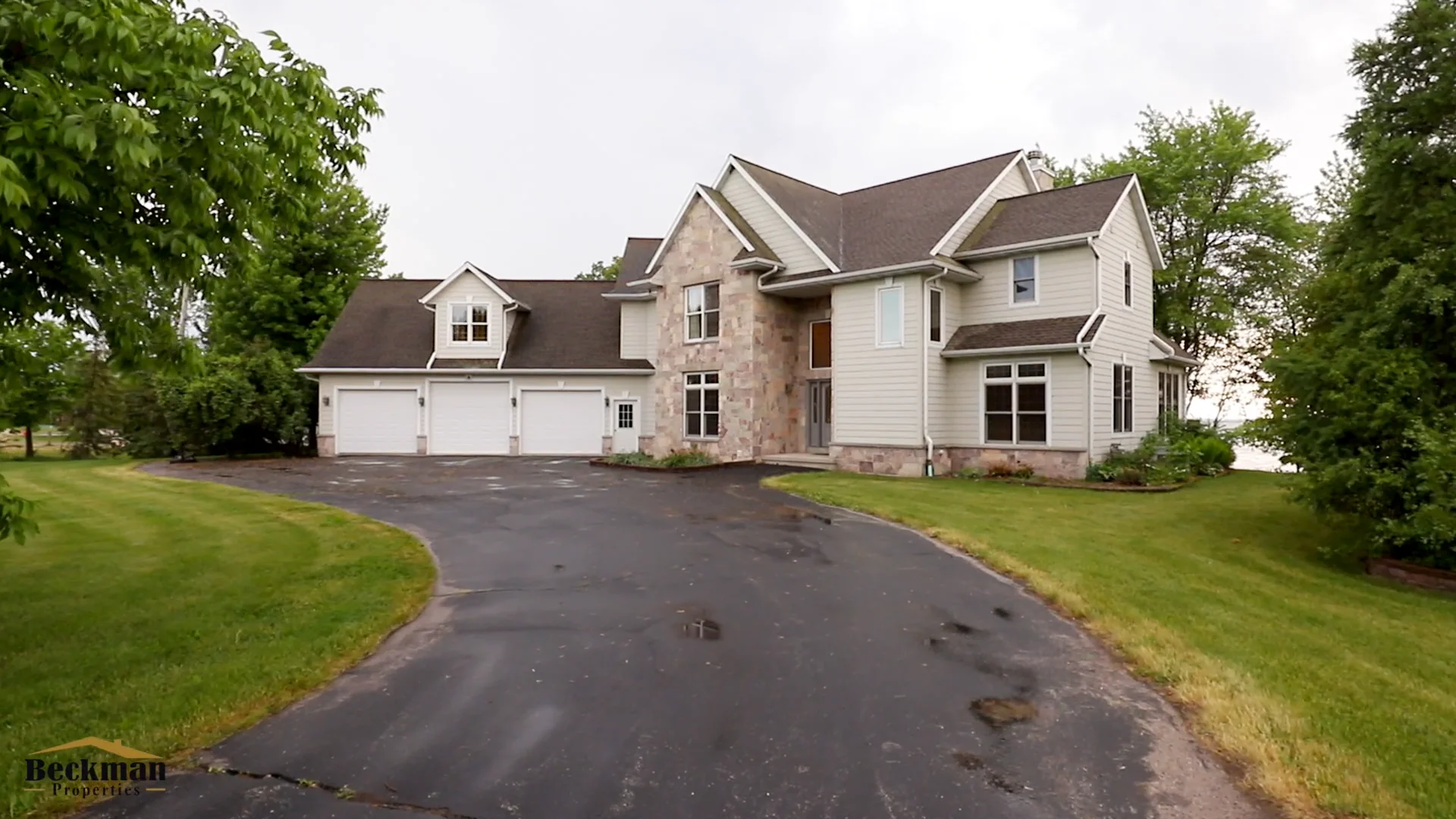 N2281 Lakewood Dr Chilton, WI on Vimeo