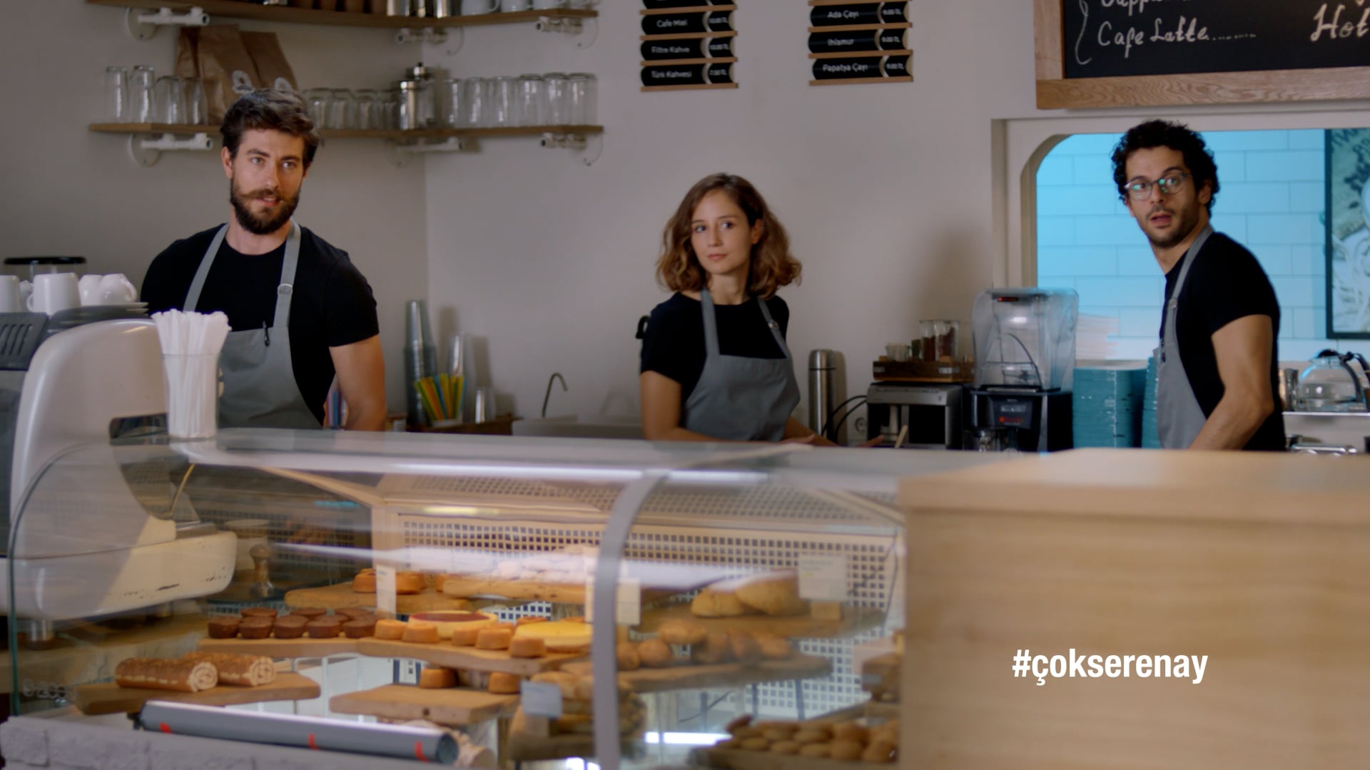 Mavi Çok Serenays Çok mavi