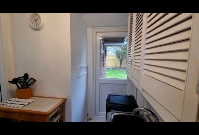 Lovely Private Self Contained Room Main Photo