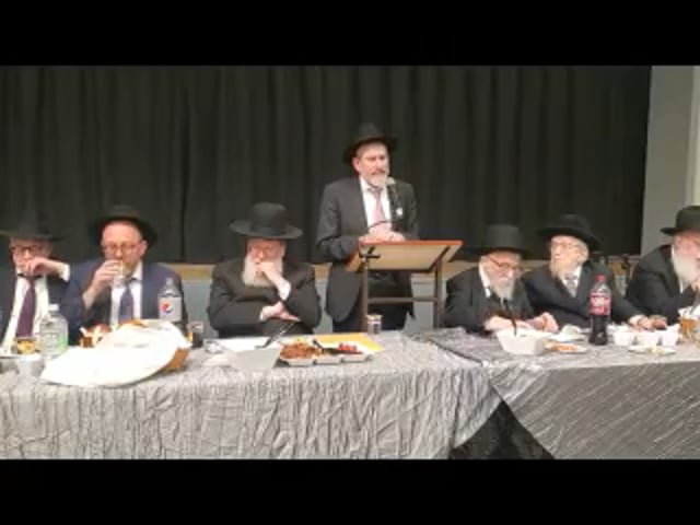 Rabbi Burstyn At Seuda