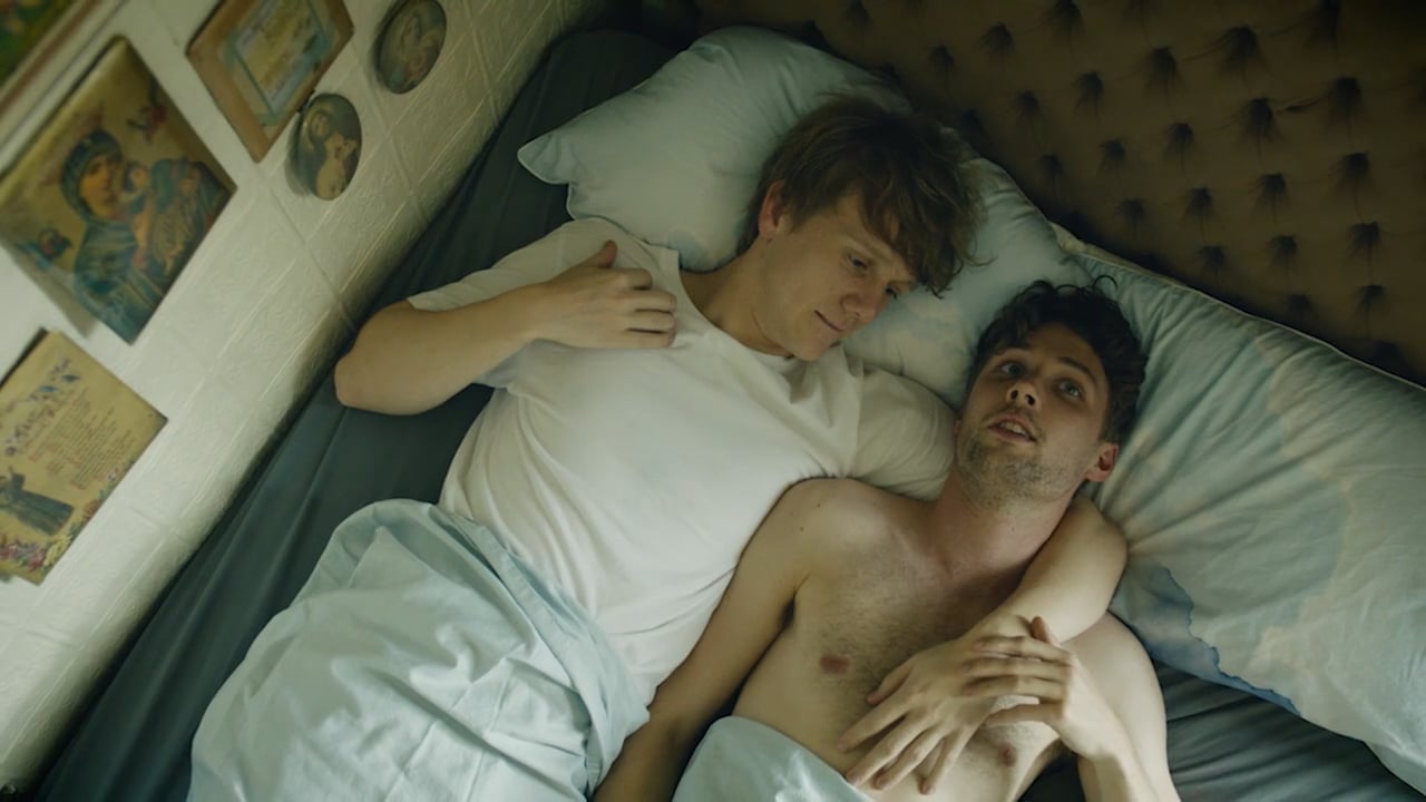 "Please Like Me" - Season 3