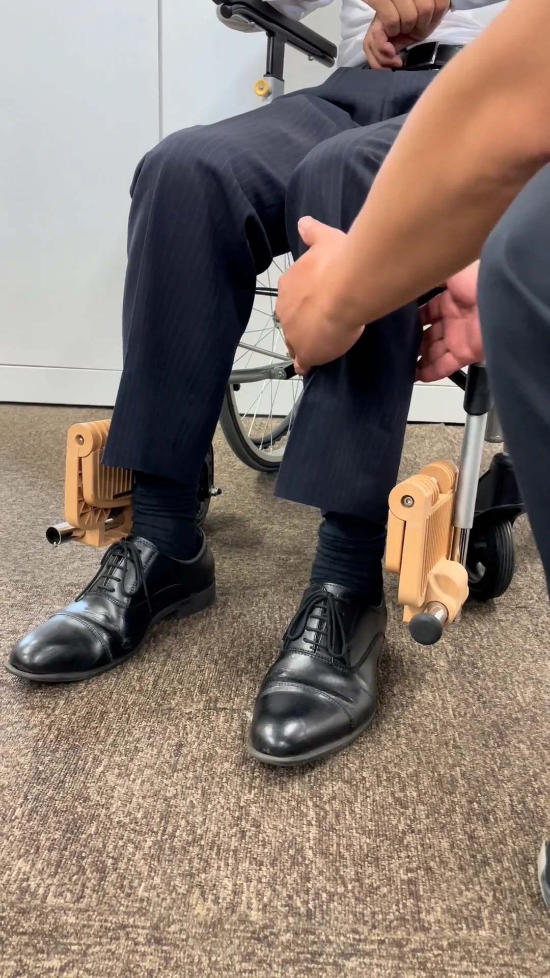 車いすの進化したフットレスト 「スマートフットレスト」発売開始(2023