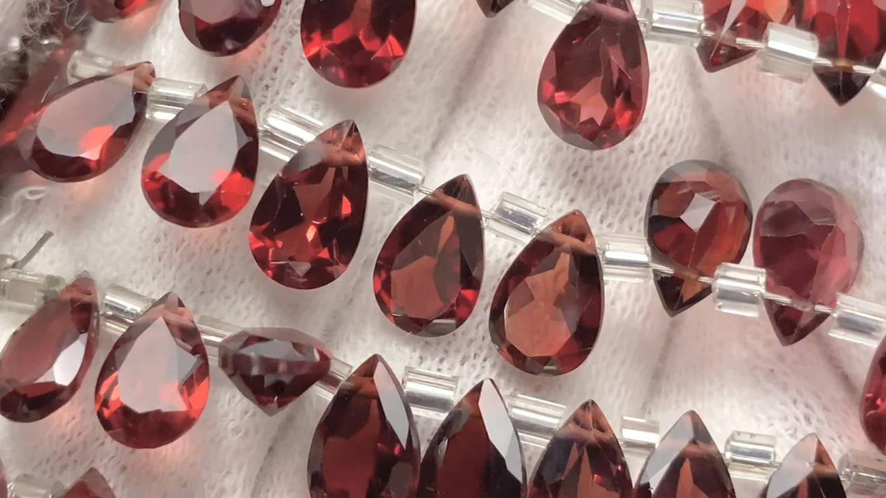 モザンビーク産ガーネット ペアシェイプファセットカット8×5×3mm 1連