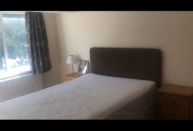 Large Double Room - house curretly All Female Main Photo