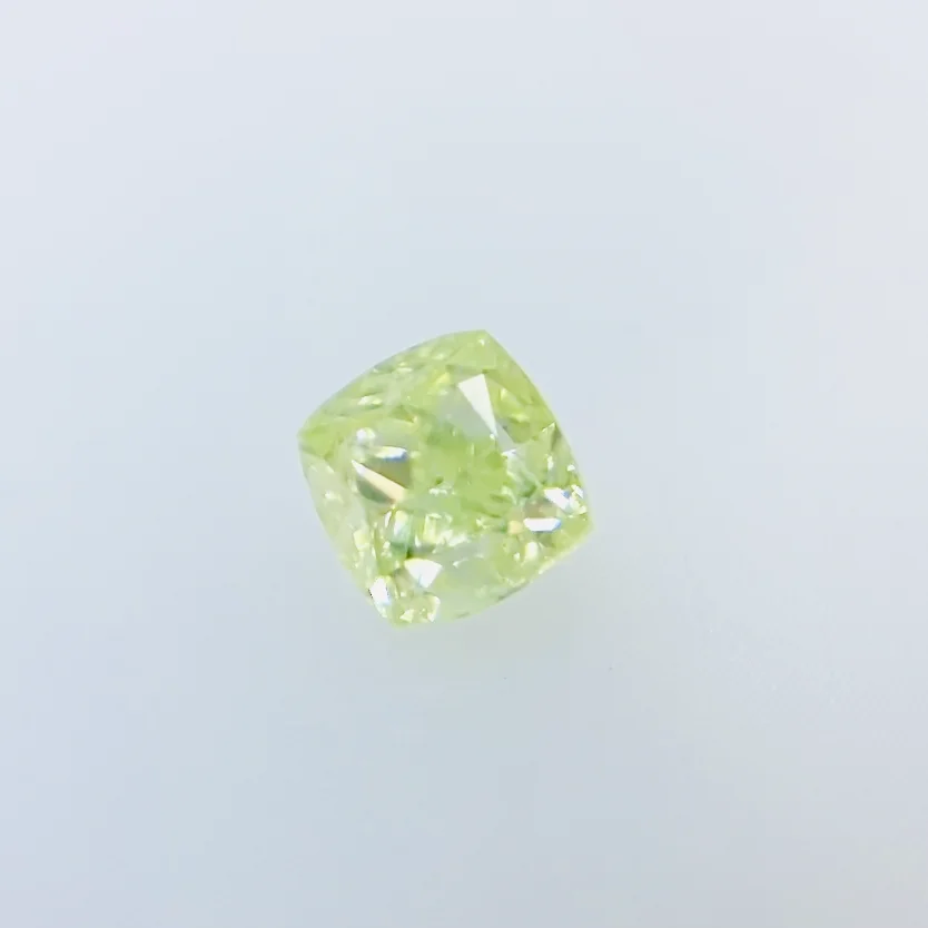 FANCY INTENSE YELLOWISH GREEN 0.20ct CU/RT2115/GIA-