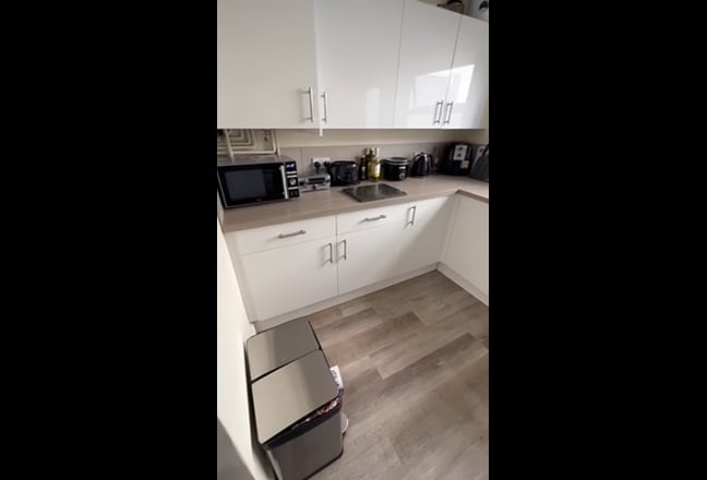 Video 1: Outside of property (end terrace)