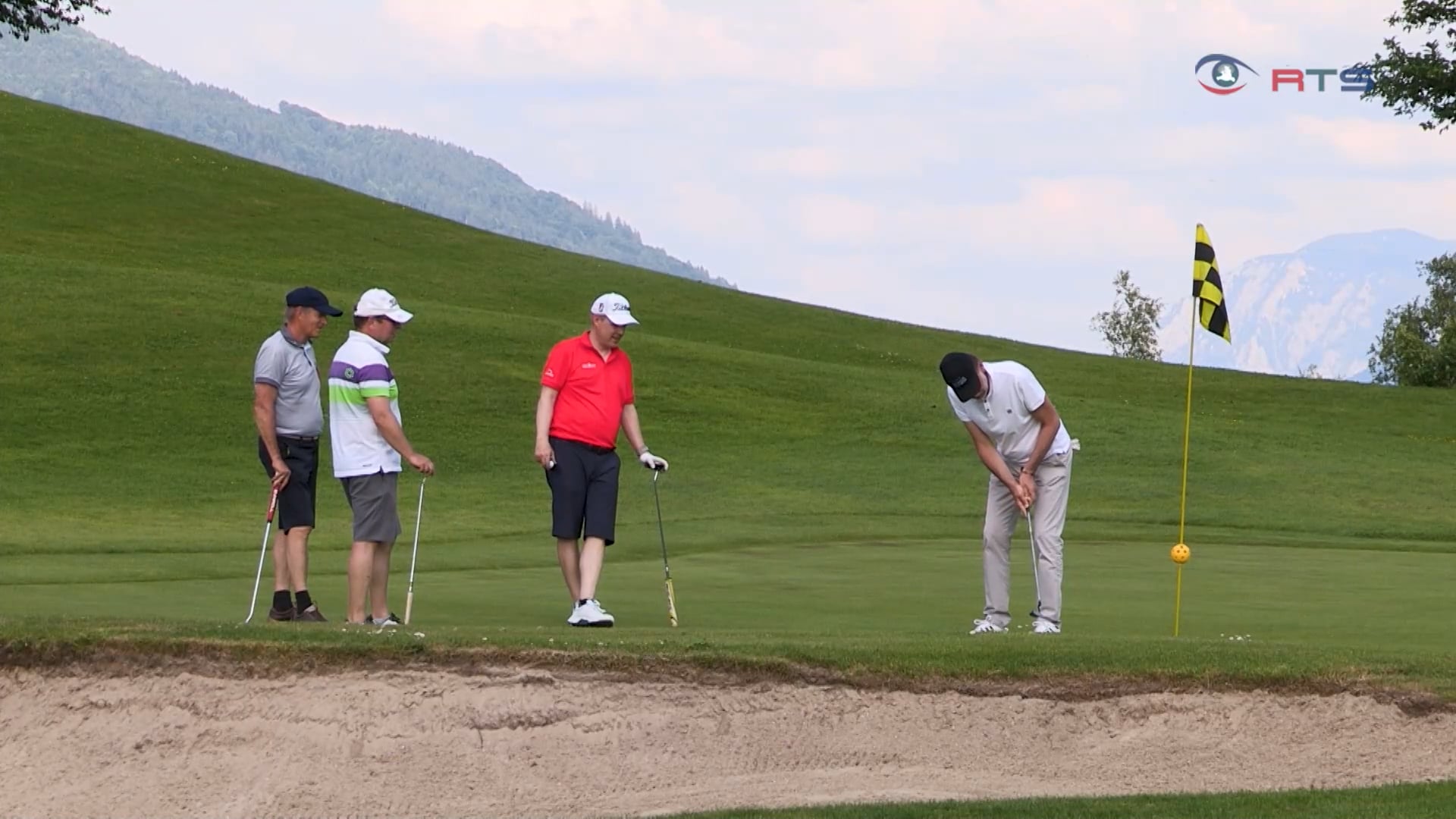 wirtschaftsforum-der-fuehrungskraefte-netzwerken-am-golfplatz