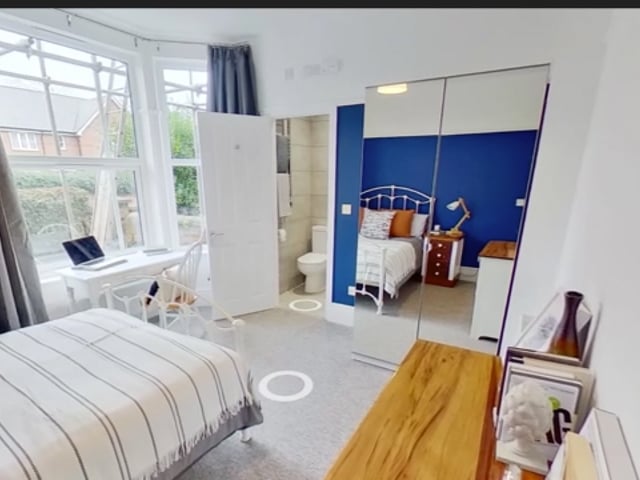 Video 1: Lovely bright, spacious room, orthopaedic bed