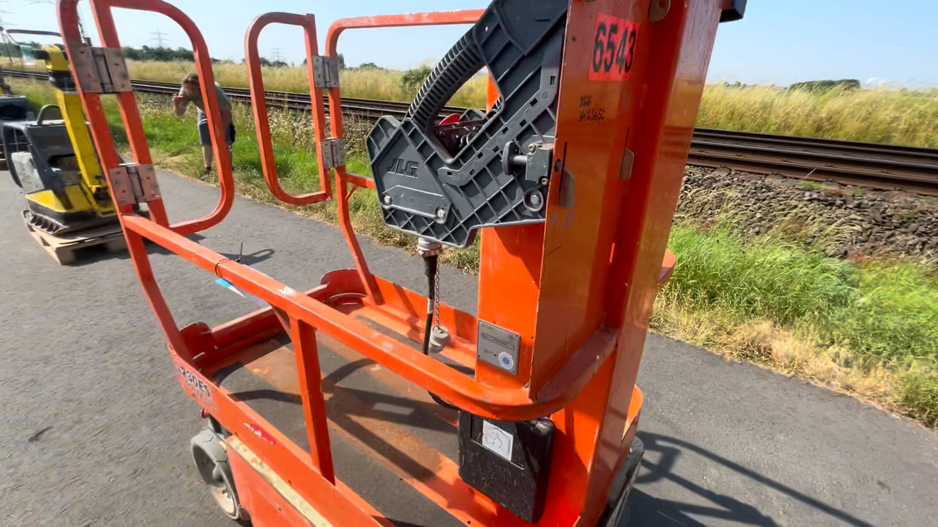 JLG 1230ES Wheeled Manlift Access Platform - Dormagen June 23 on Vimeo
