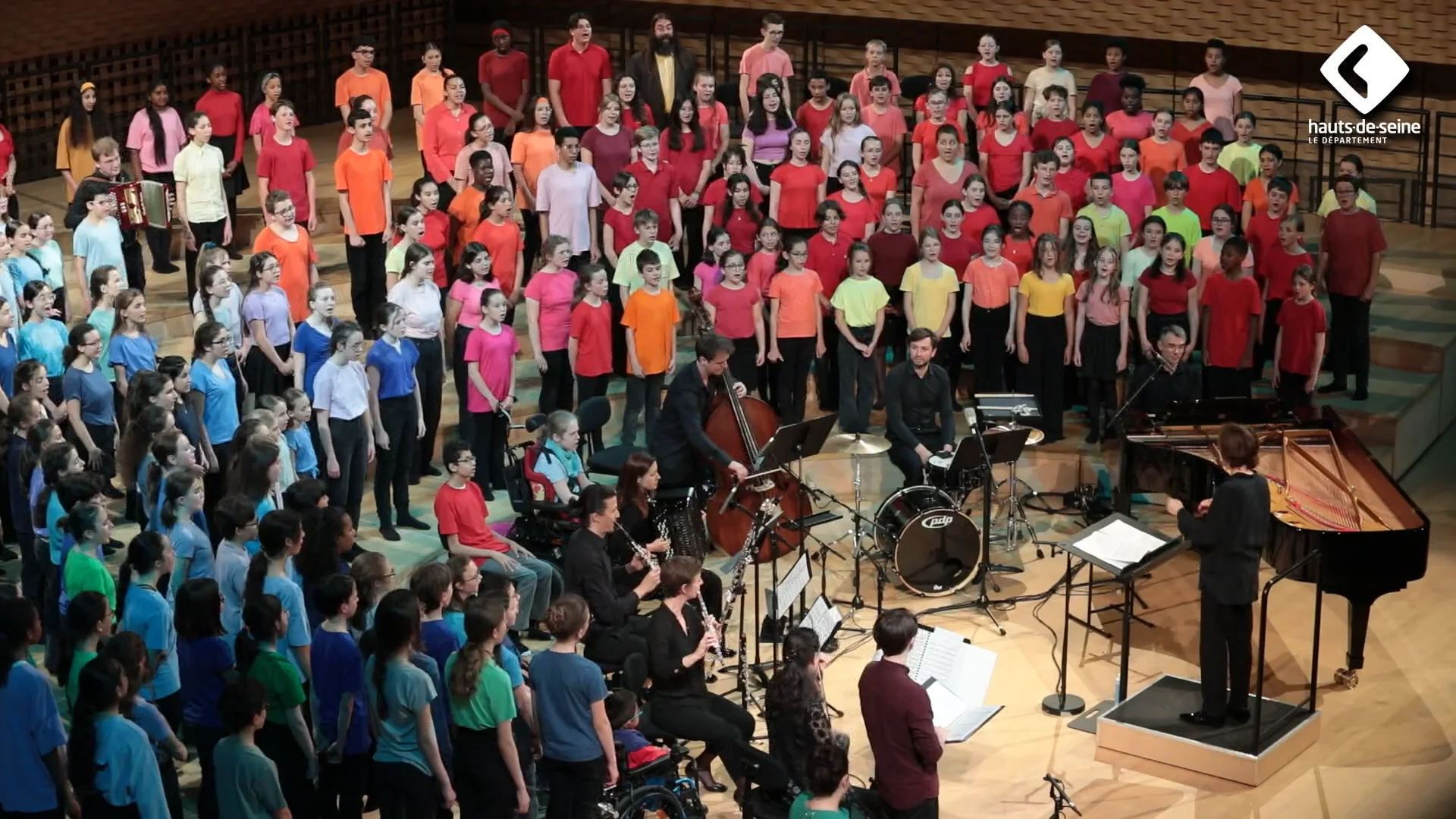 Le Chœur des collèges chante l'histoire des hymnes européens on Vimeo