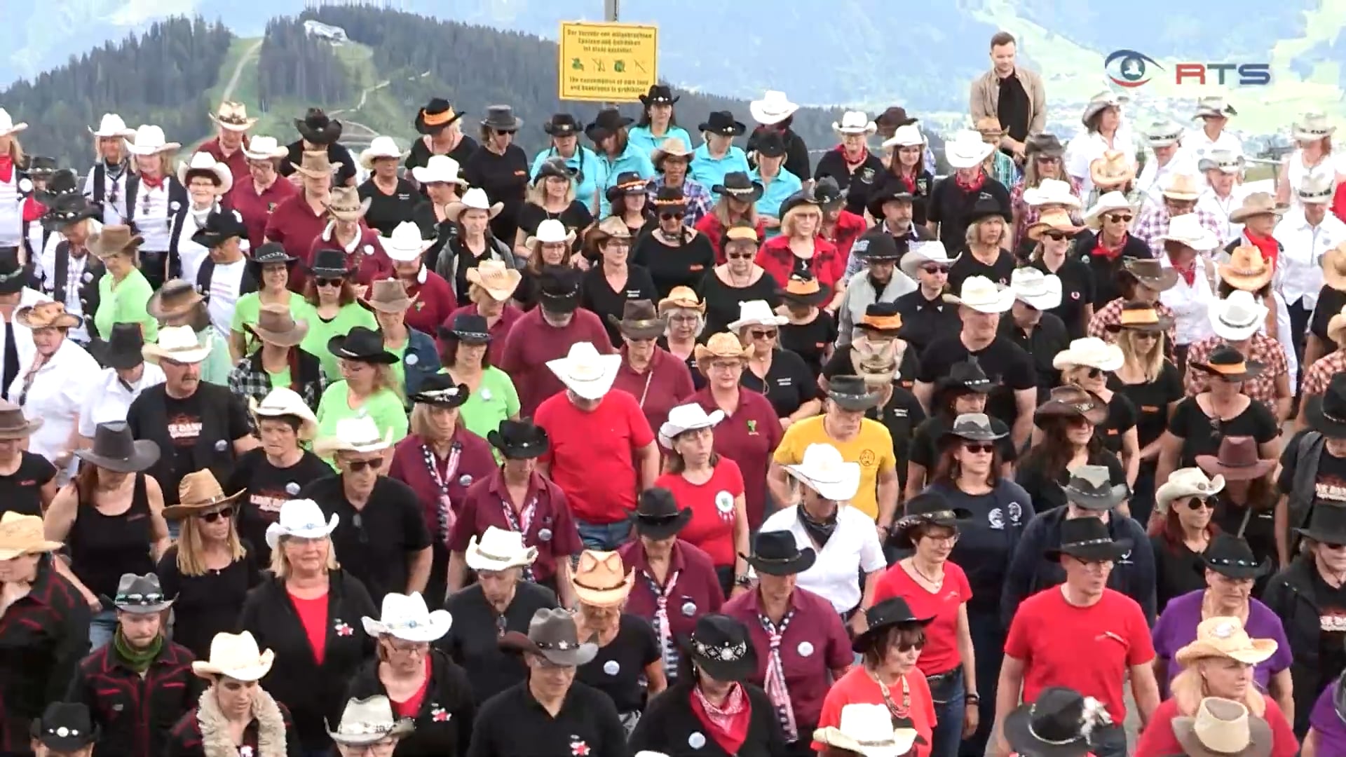 line-dance-ein-neuer-weltrekord-auf-der-schmitten-in-zell-am-see-kaprun