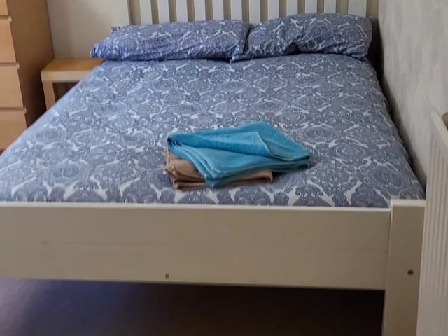 Video 1: 4' double bed