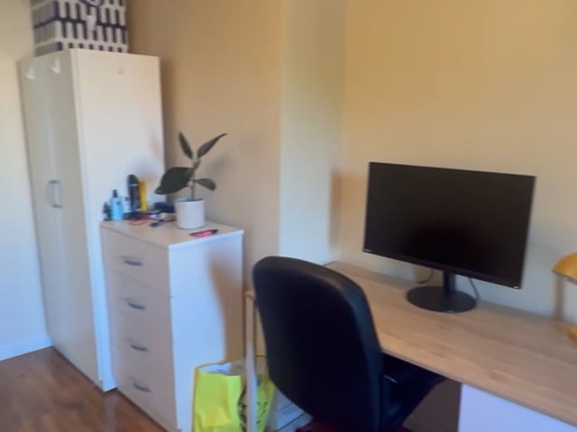 Video 1: Room 1: The rent is £254pw with bills included. (Available NOW)