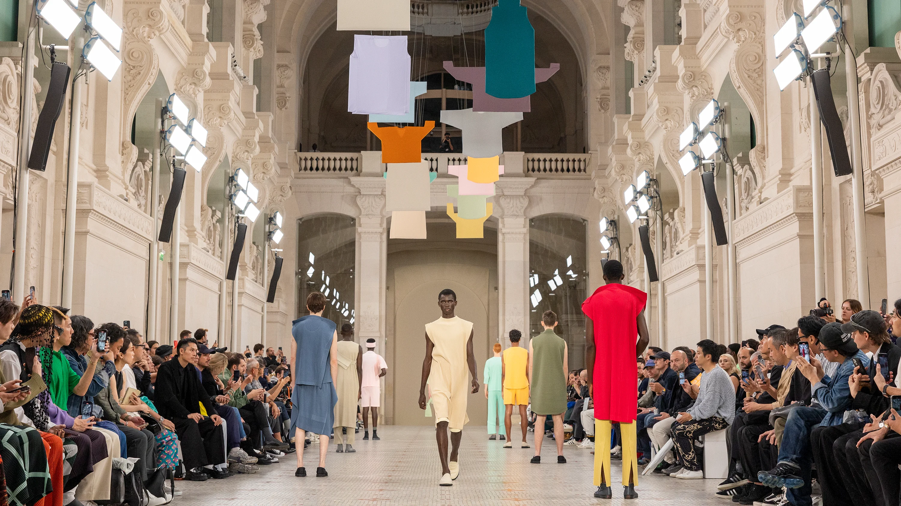 HOMME PLISSÉ ISSEY MIYAKE コレクション SPRING SUMMER 2024 HOMME PLISSÉ ISSEY MIYAKE コレクション SPRING SUMMER 2024