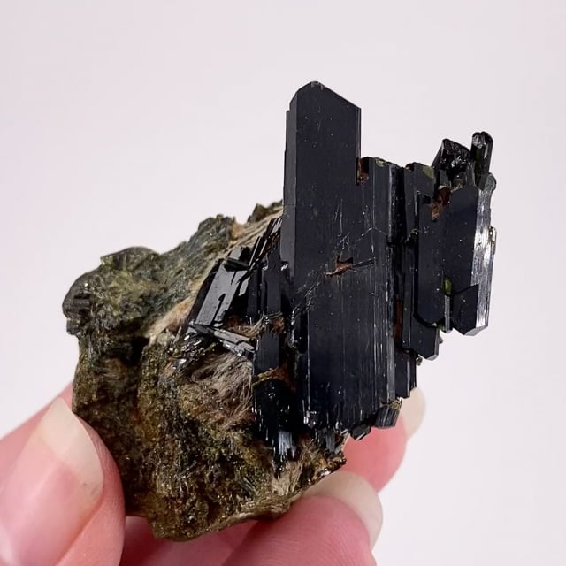 Epidote (''Pushkinite'')