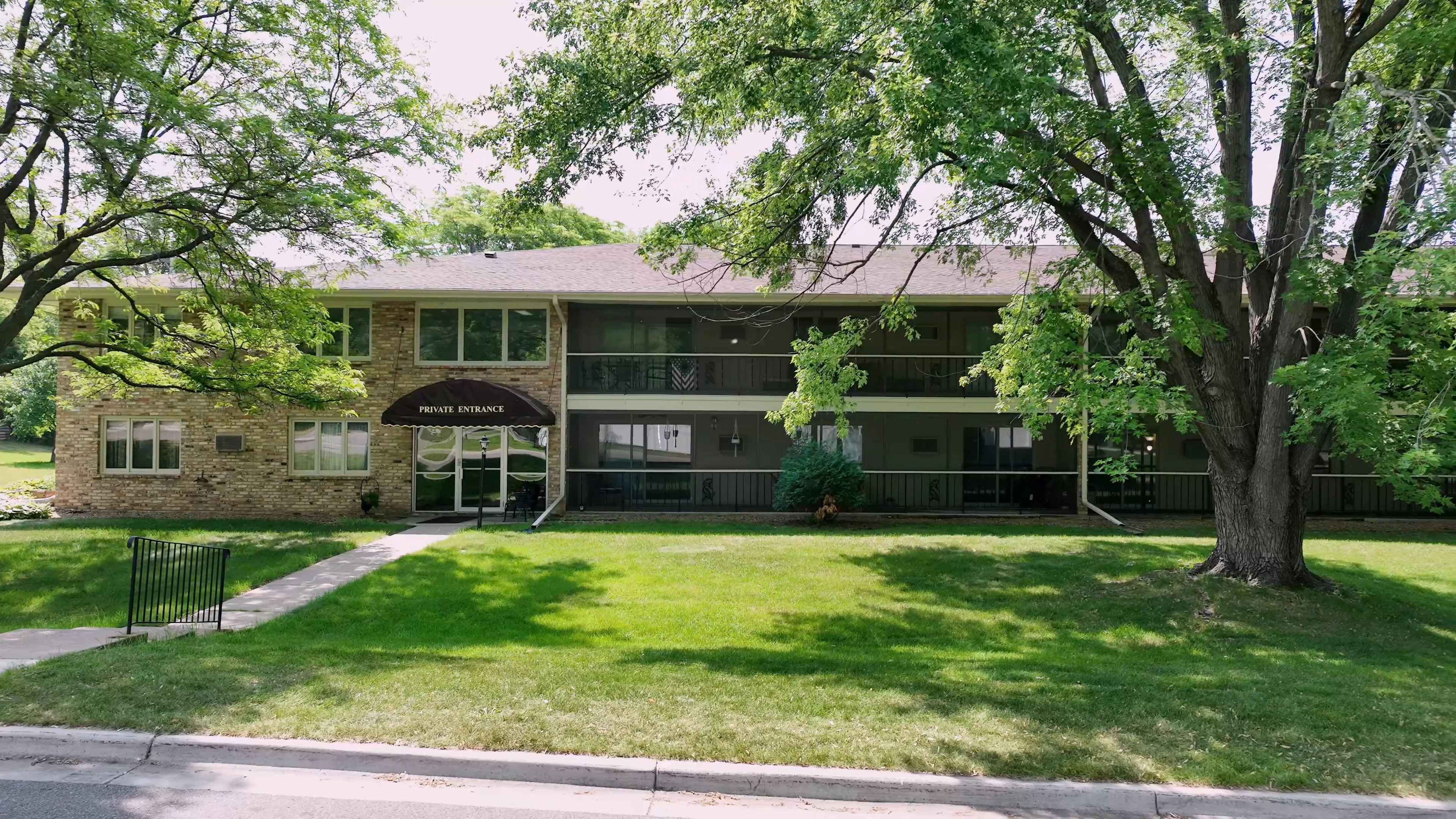 5725 Blake Rd S, Edina 5725 Blake Rd S, Edina on Vimeo