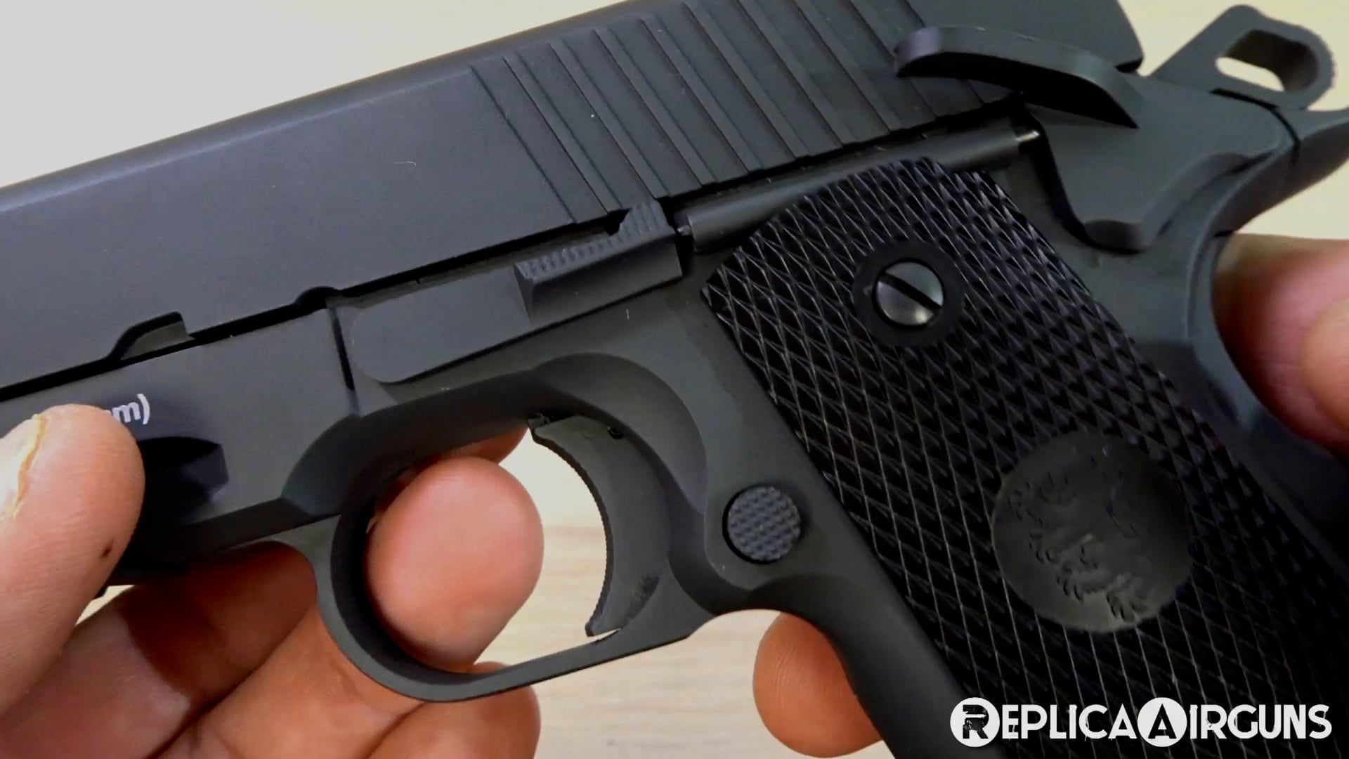 BARRA 4006 CO2 Blowback BB Pistol Table Top Review