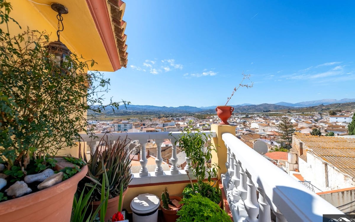 Terraced House for Sale in Vélez-Málaga