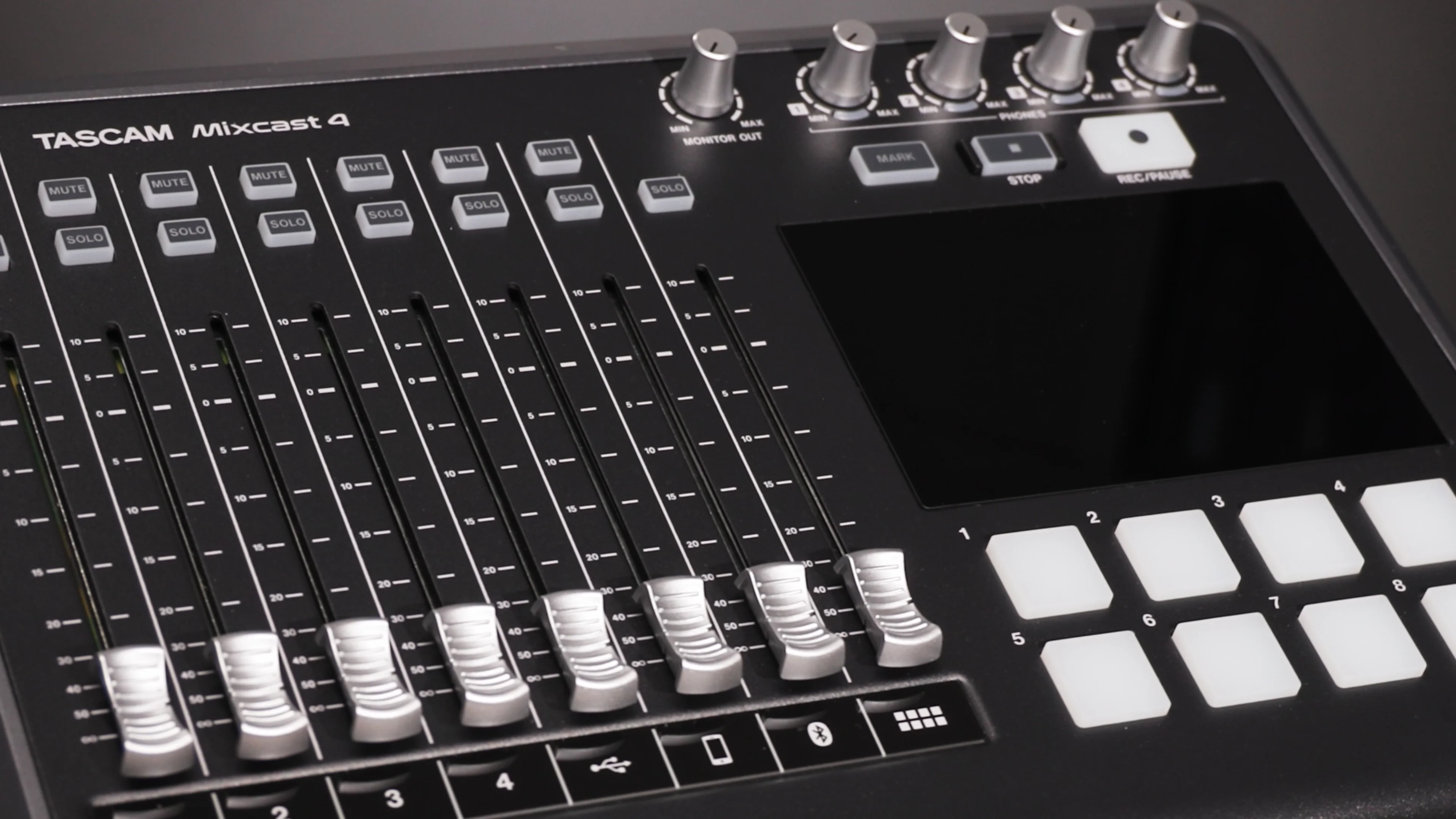TASCAM Mixcast 4 （美品） mixcast_4_bundle_1_main.jpg