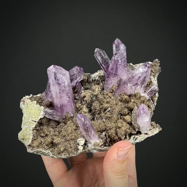 Quartz var. Amethyst on Calcite