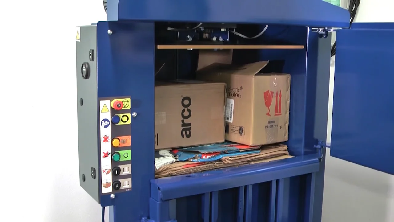 MACFAB 60 - A small baler for plastic film