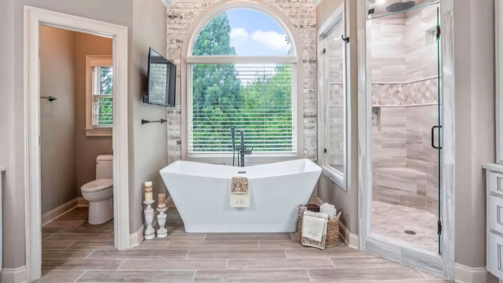 9 Best Master Bathroom Must Haves For People In Atlanta