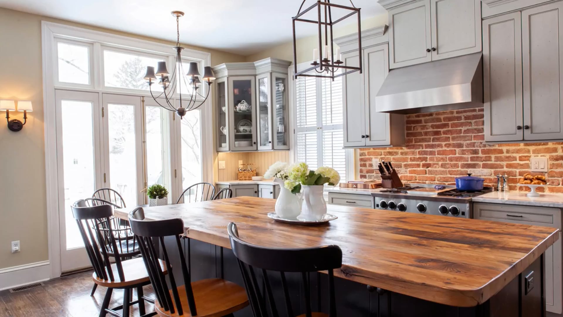 A grand kitchen with room to gather - Completehome