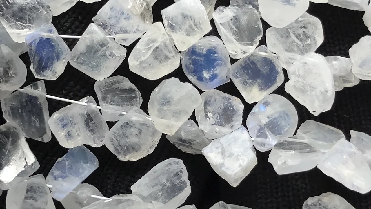 動画】レインボームーンストーンAA++ ラフスライスカット 半連/1連(約