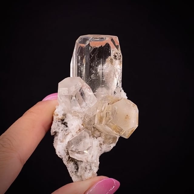 Topaz on Albite with Fluorite and Vaerynynite inclusions