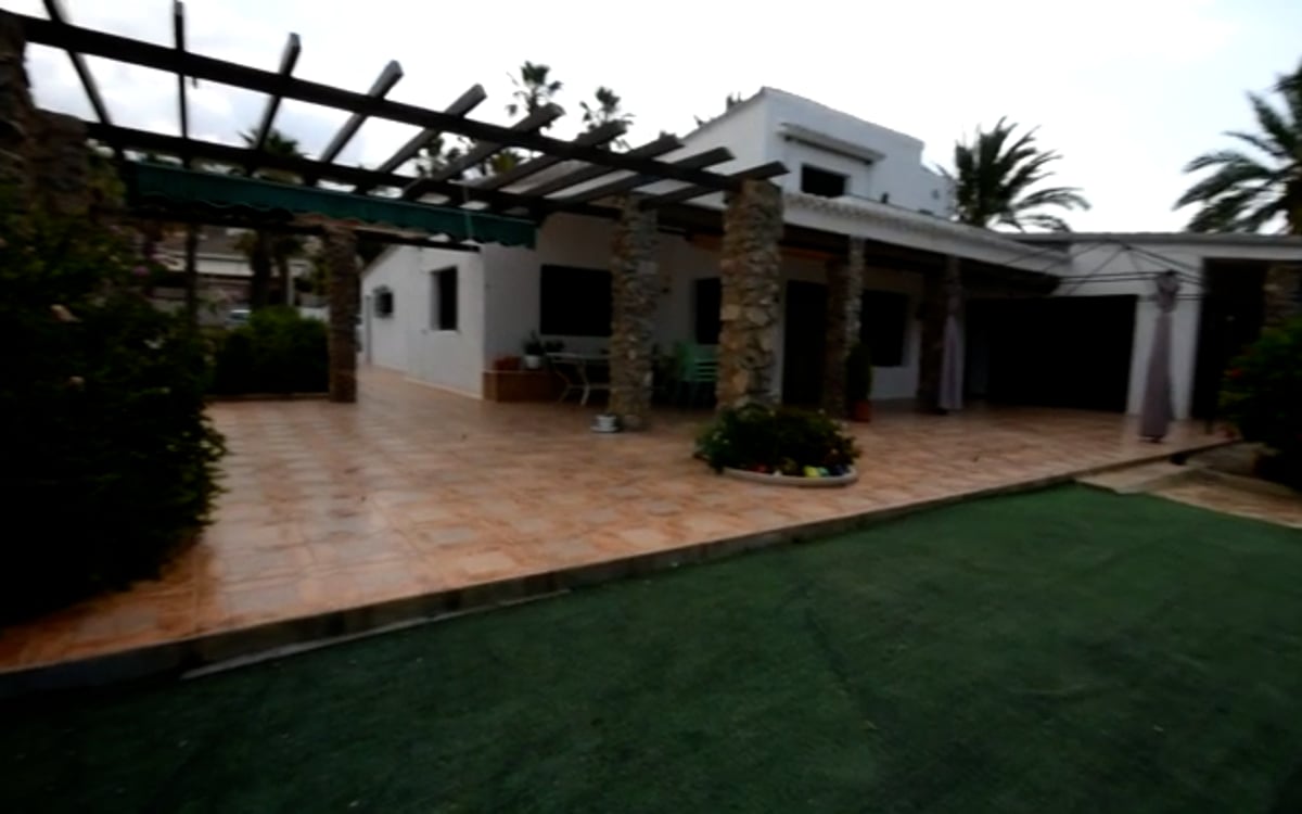 Chalet for Sale in Cartagena