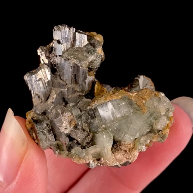 Fluorapatite with Arsenopyrite