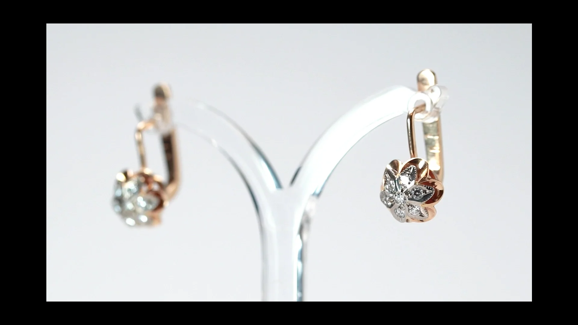 日本未入荷 CRAFTD London COMPASS EARRING Compass Stud Earring With Pendant - Crafted From 316L