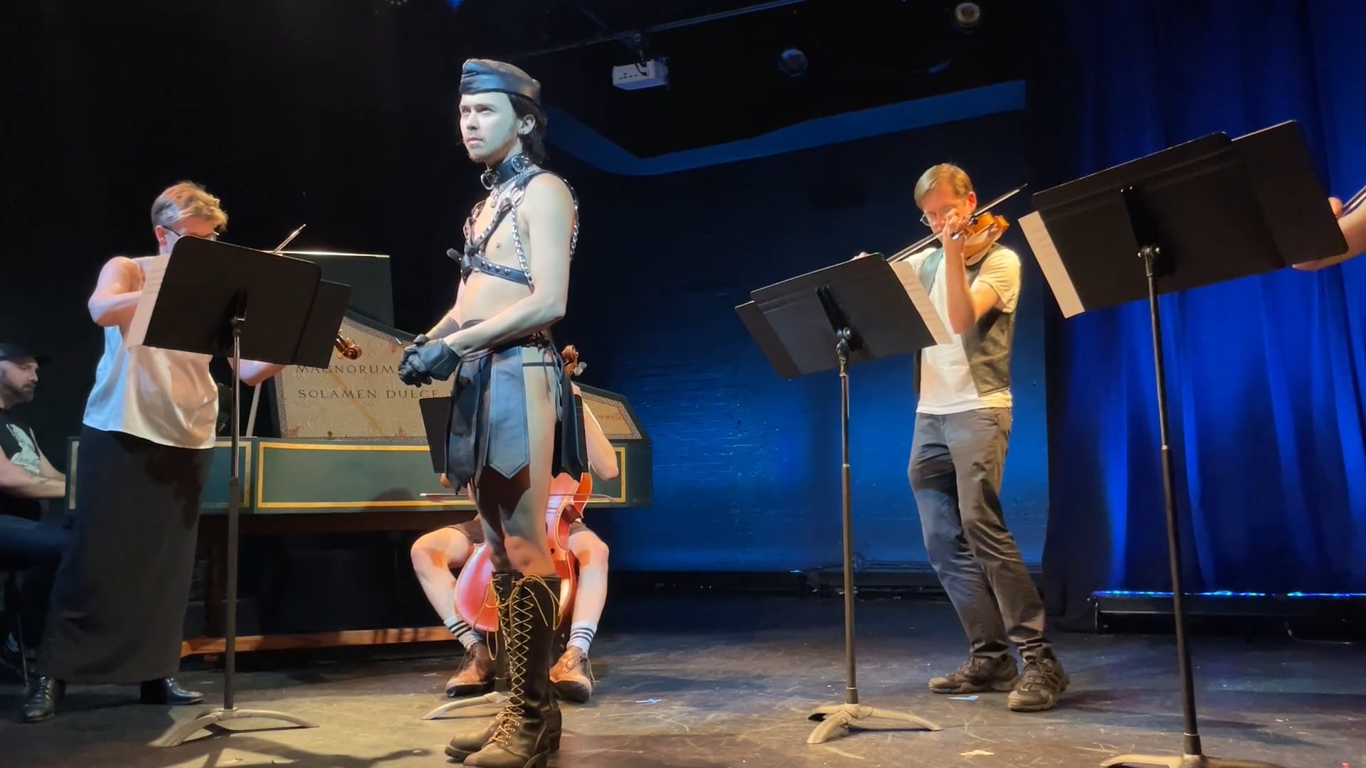 “Qual turbine che scende” (live)